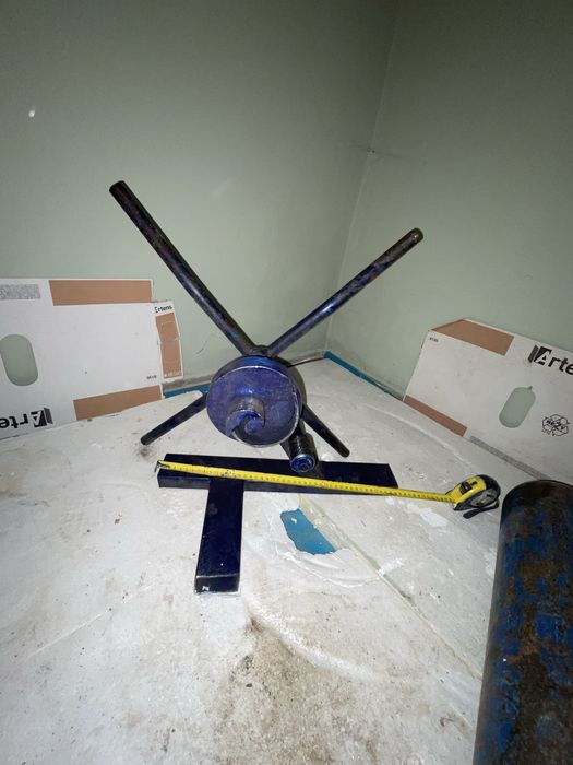 Dispozitiv de îndoit și spiralat fier forjat