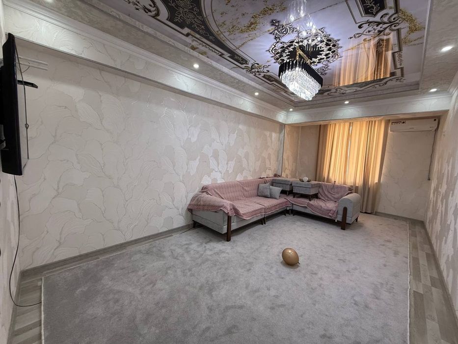 Шахар марказида жойлашган 2 хонали квартира ижарага берилади