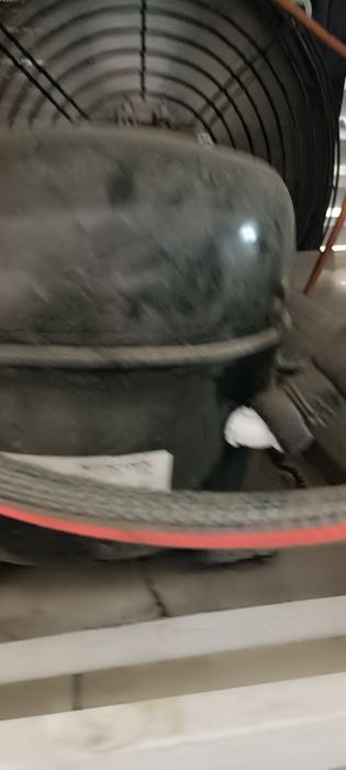 Ветрина холодильник перожные итд