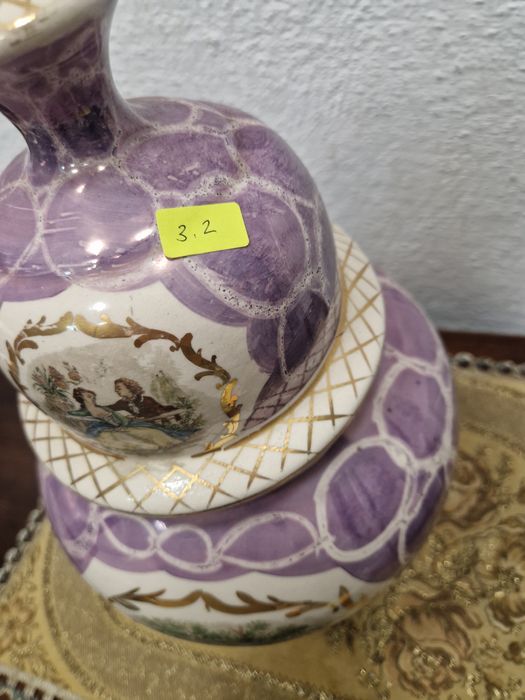 Белгийска порцеланова ваза-урна