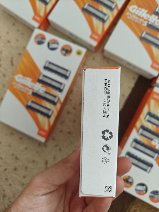 Vand rezerve Gillette fusion sport 5 in cutie