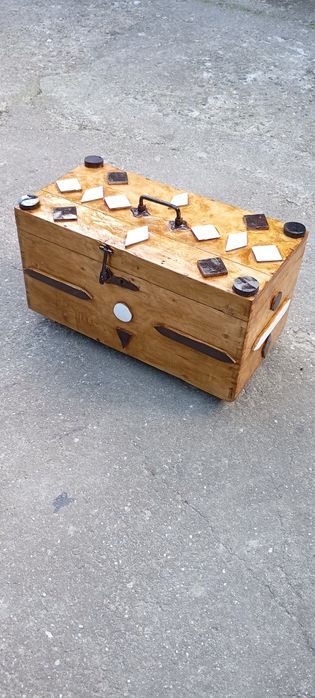 Cufăr vintage din lemn