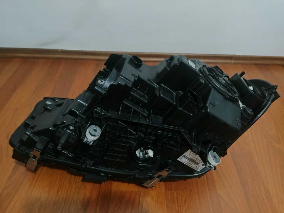 Far dreapta adaptive led Bmw seria 5 G30 G31 original Europa