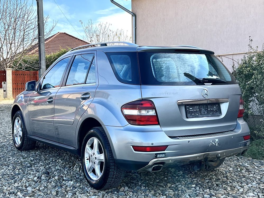 Mercedes ML  Autoutilitara