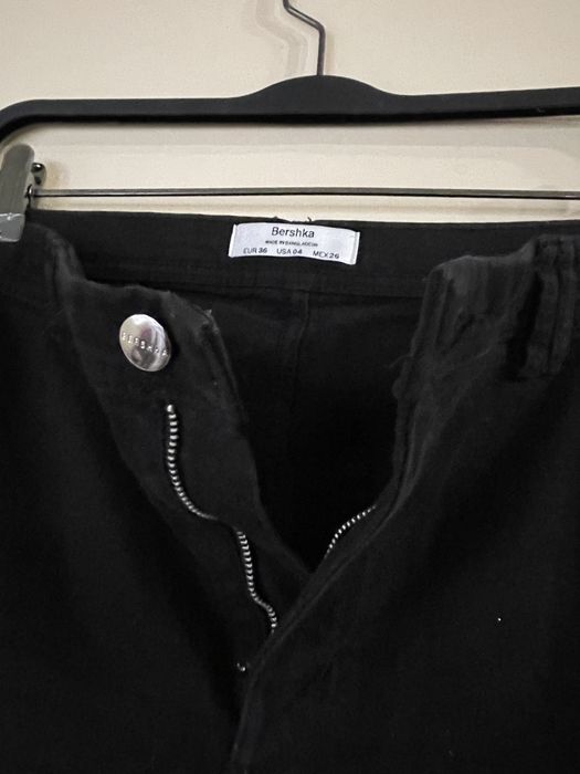 Лот дамски черни панталони Bershka