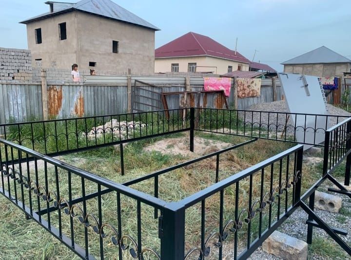 Тапчан сатылады.