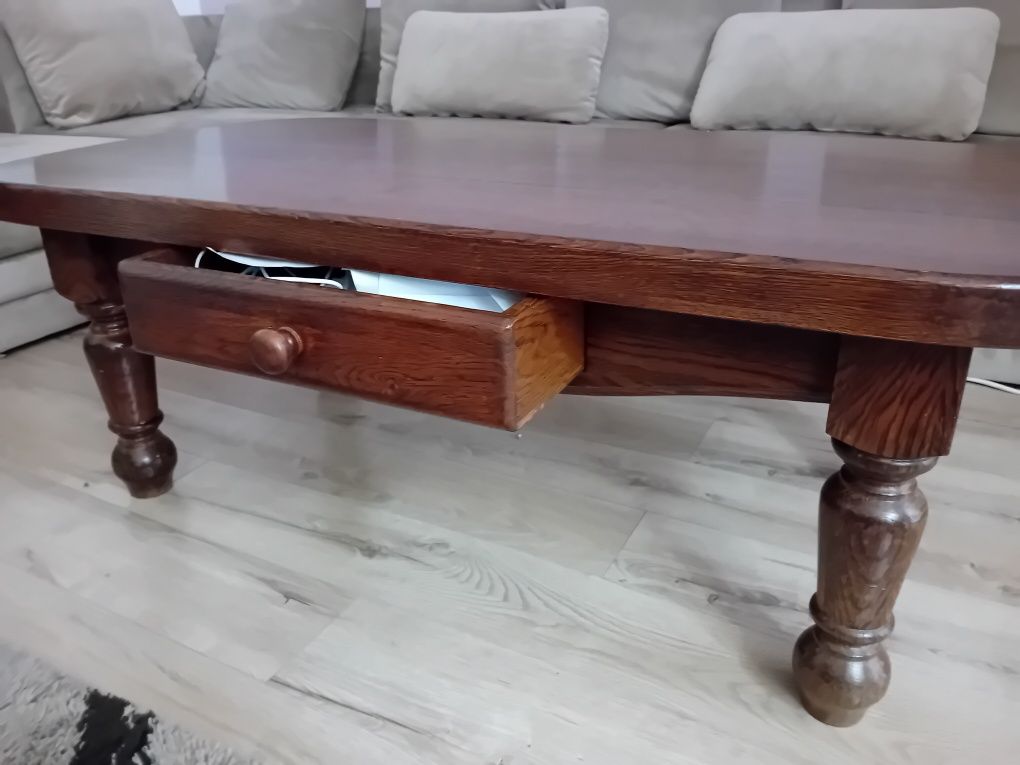 Măsuță sufragerie din lemn masiv