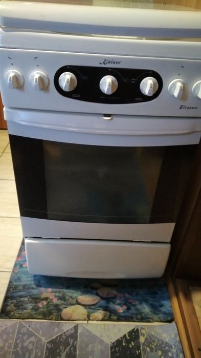 Продам отличную эл.плиту Kaiser.