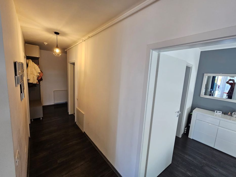 Proprietar vand apartament cu 3 camere