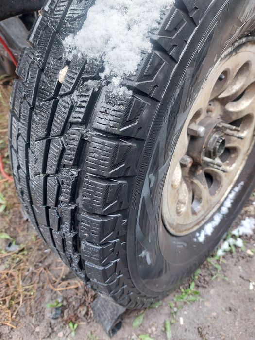 Комплек шин на внедорожник