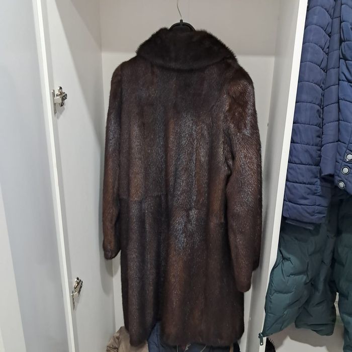 Продам женскую норковую шубу и шапку