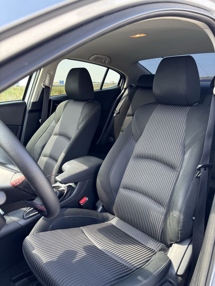 Mazda 3 [2015] 1.5 benzină - pachet Attraction / 2 seturi de jante