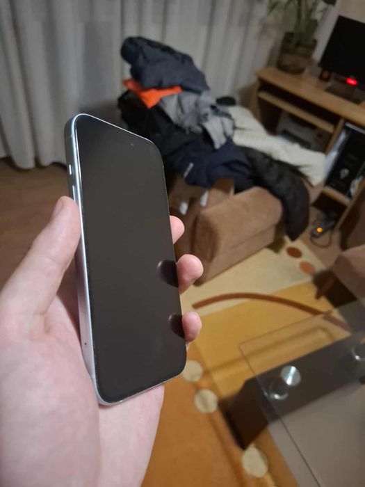 Продавам Iphone 15 256GB Blue