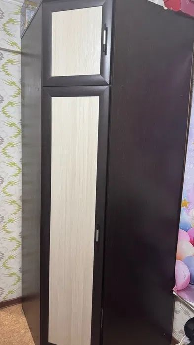 Продается Угловой шкаф