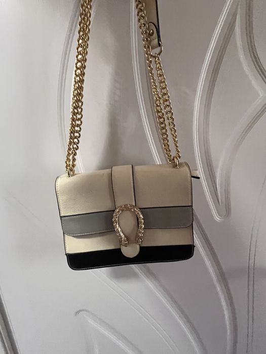 Колекция от дамски чанти