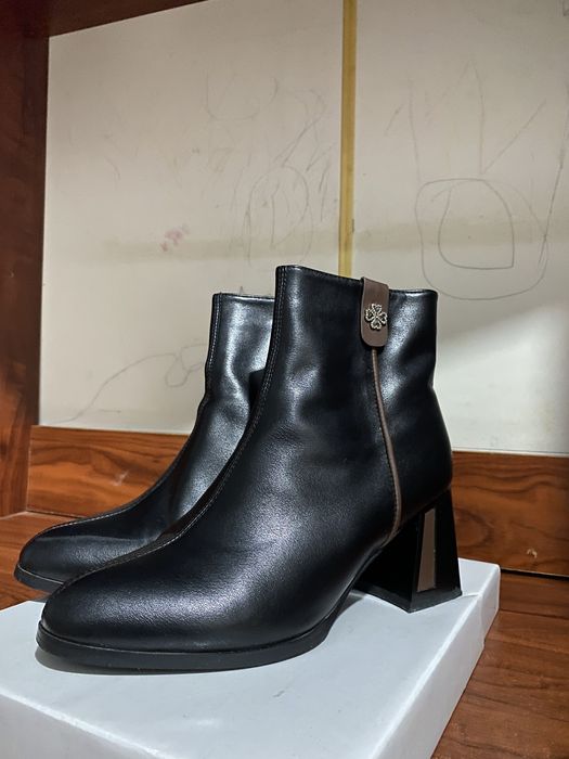 Аяқ киім сатылады киілмеген жаңалай тұр