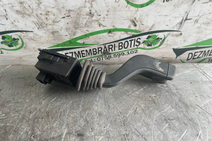 Maneta semnalizare Opel Corsa C