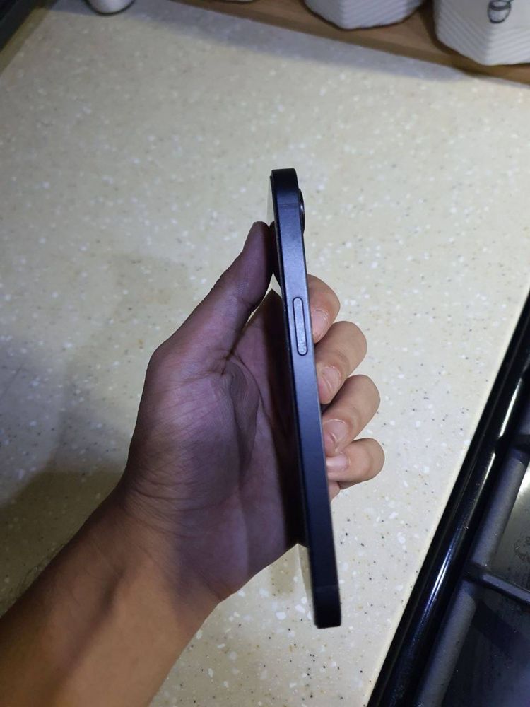 Iphone 16e 128гб