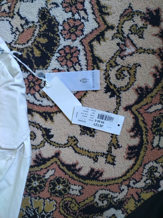 M. Nou. Trench (geacă)