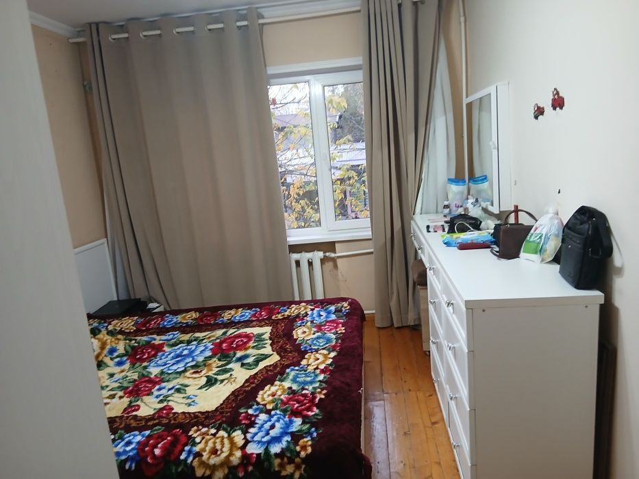 Yakkasaroy tumani Sarabo‘ston ko‘chasi 3b-uyda joylashgan 3 xonali kv.