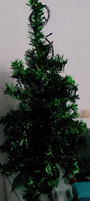 Коледна украса и елха