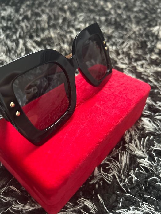 Оригинални дамски слънчеви очила Carolina Herrera ,чисто нови.