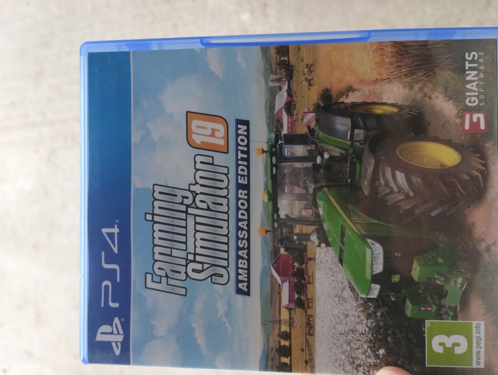 Vând farming simulator 19  ps4