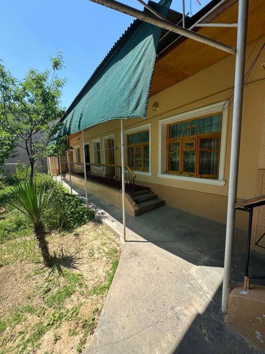 Урикзор 6 сотих 6 та хона ховли сотилади Срочно 20/30