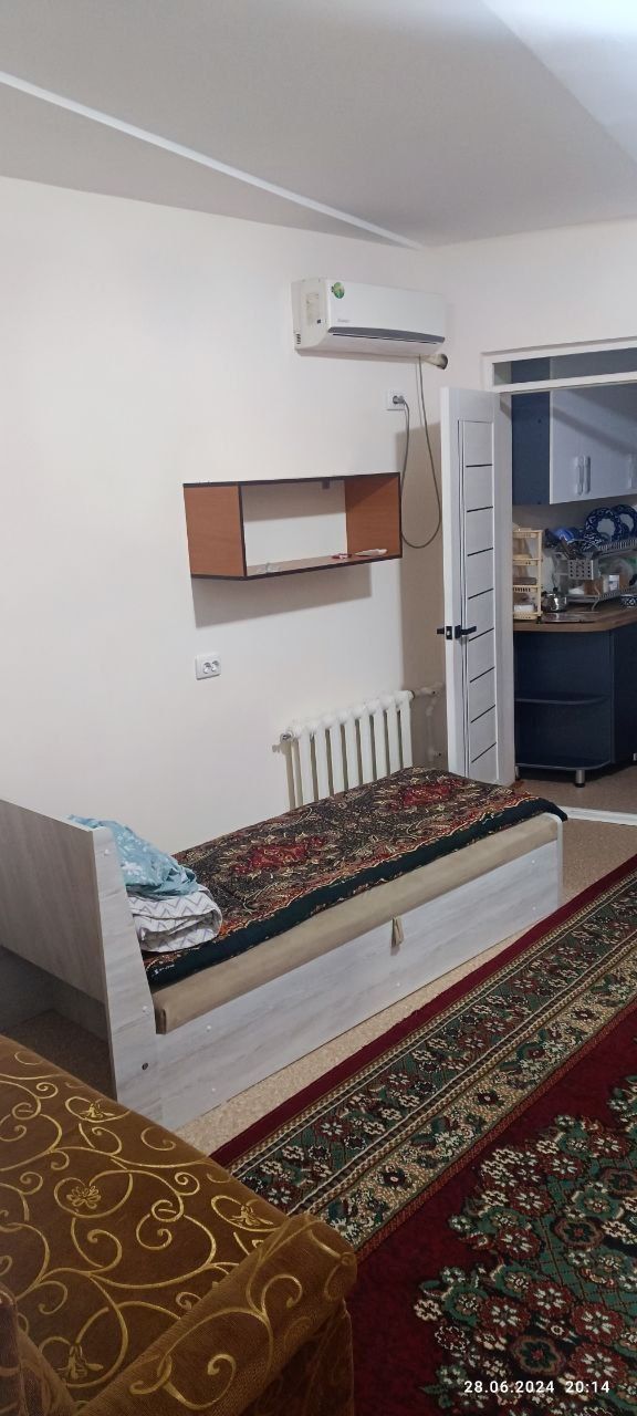 Ижарага уй берилади медгородок  2 хона  350& ойла боллар кизларга бери