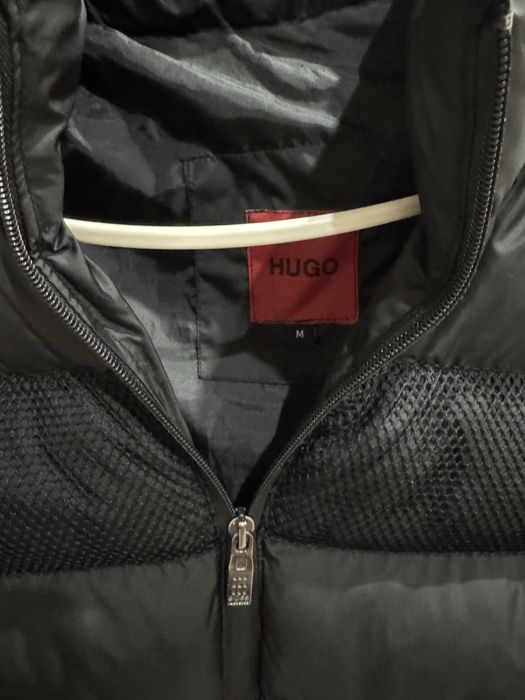Уникално яке на Hugo