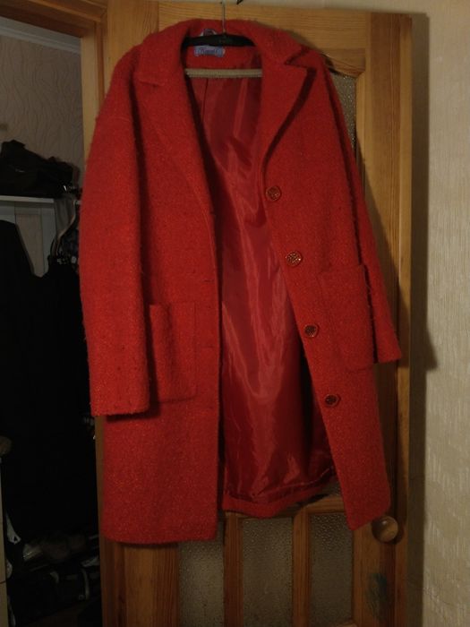 Пальто женское 46 рр примерно