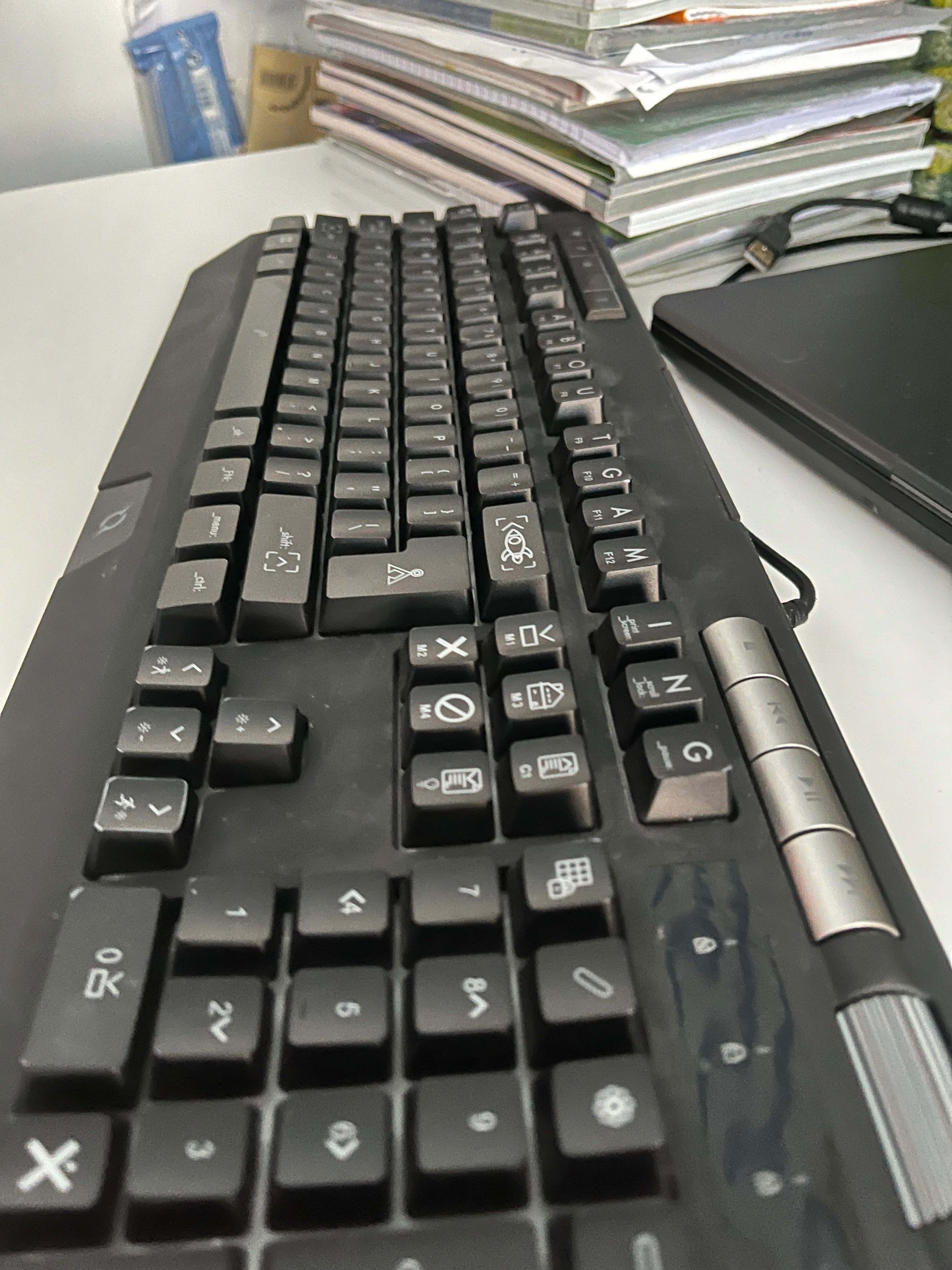 Tastatură aqirys Capella în stare ca noua