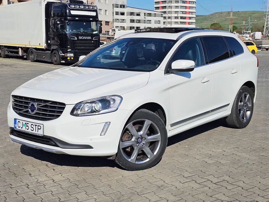 Volvo XC 60 D5 4x4 215 CP, Panoramic, Xenon