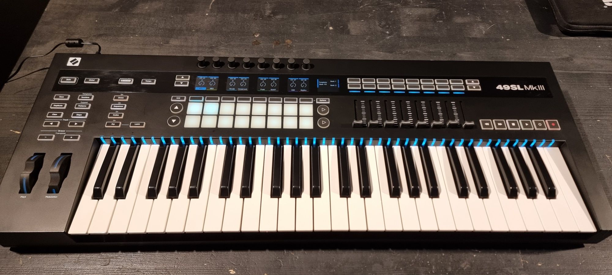 Novation SL49 MK3