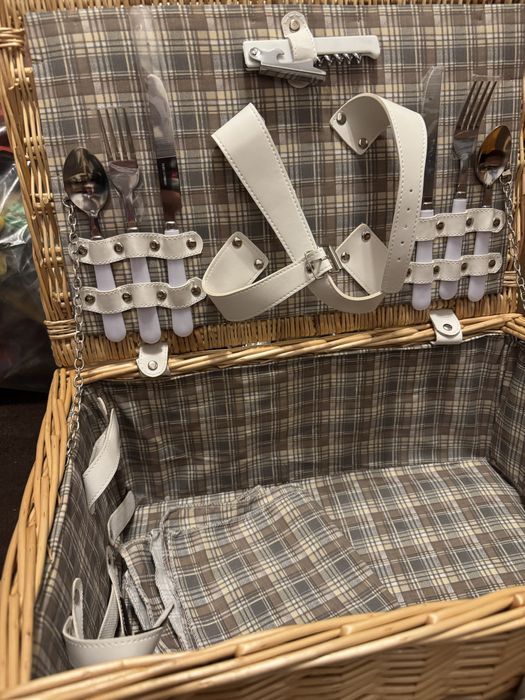 Cos picnic 2 persoane cu accesorii IDEAL PENTRU CADOU