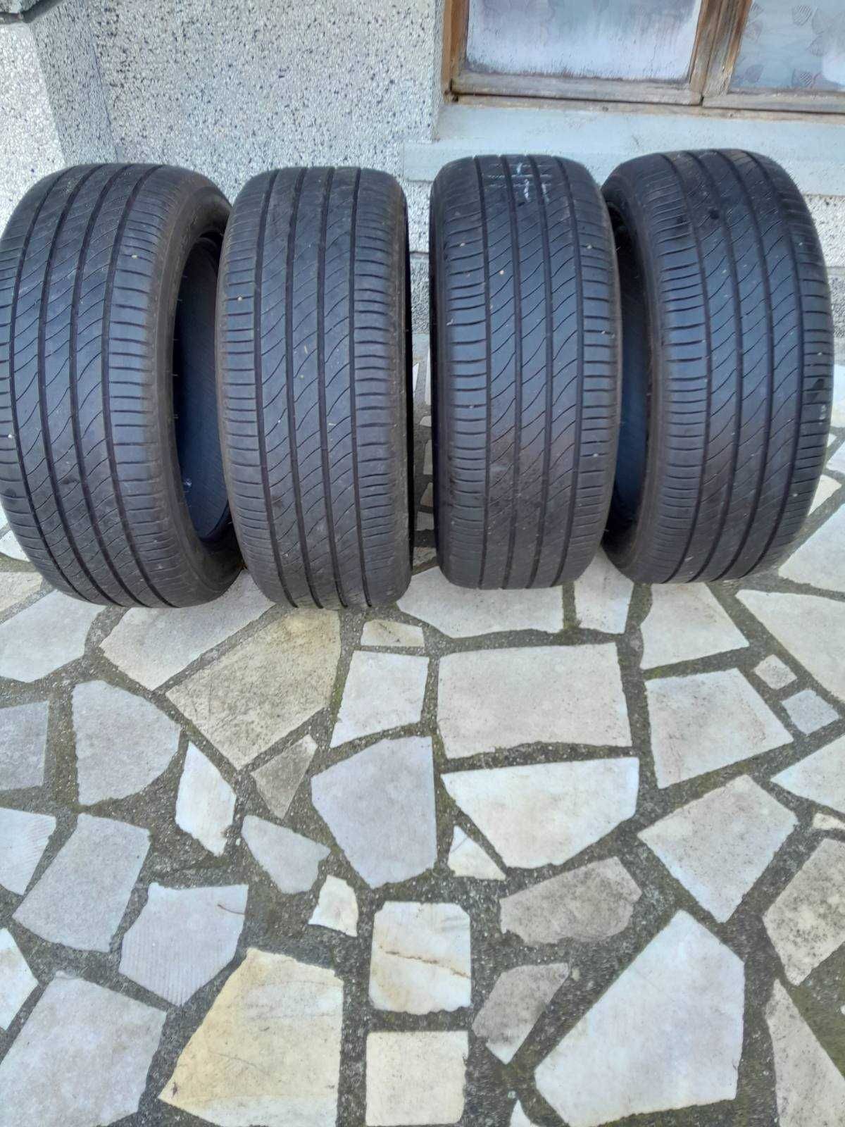 Летни гуми Michelin Primacy 235/50 R18.