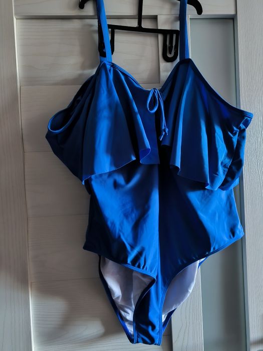 Costum de baie întreg