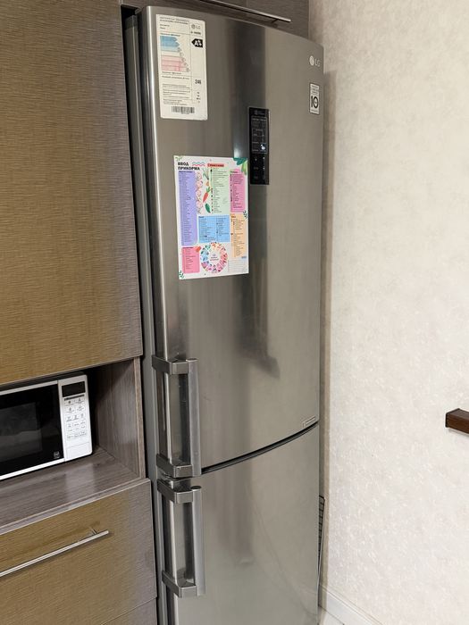 Продам холодильник LG
