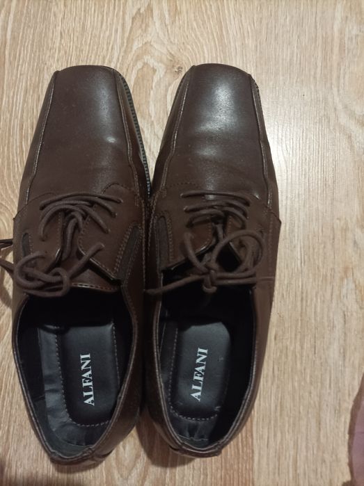 Продавам мъжки обувки