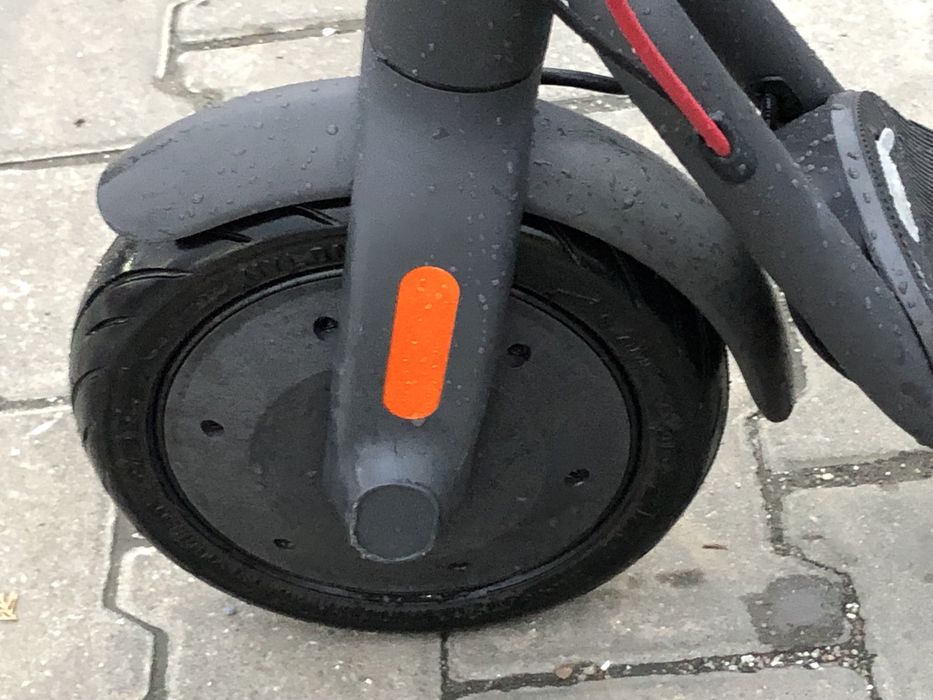 Vând trotineta electrica Navee V50i