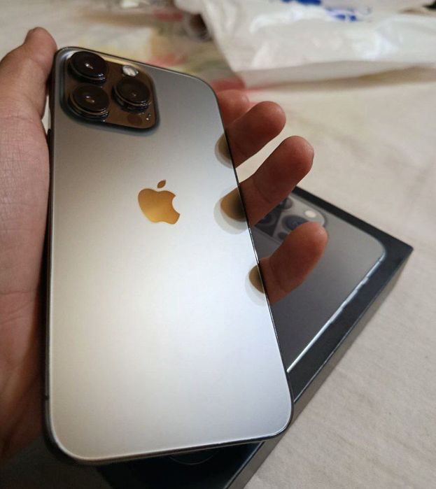 Iphone 13 pro ideal sotiladi tiniq