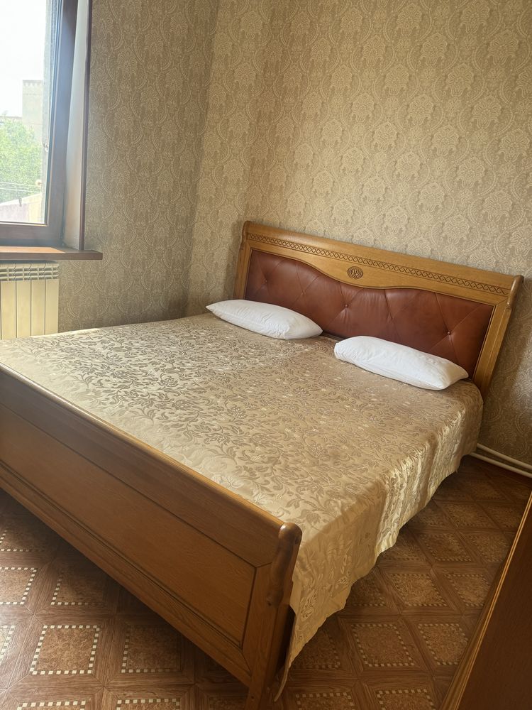 Беларусская спальный гарнитур + комод с зеркалой