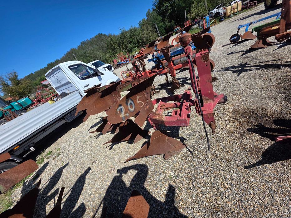 Plug 3  brazde reversibil hidraulic KUHN