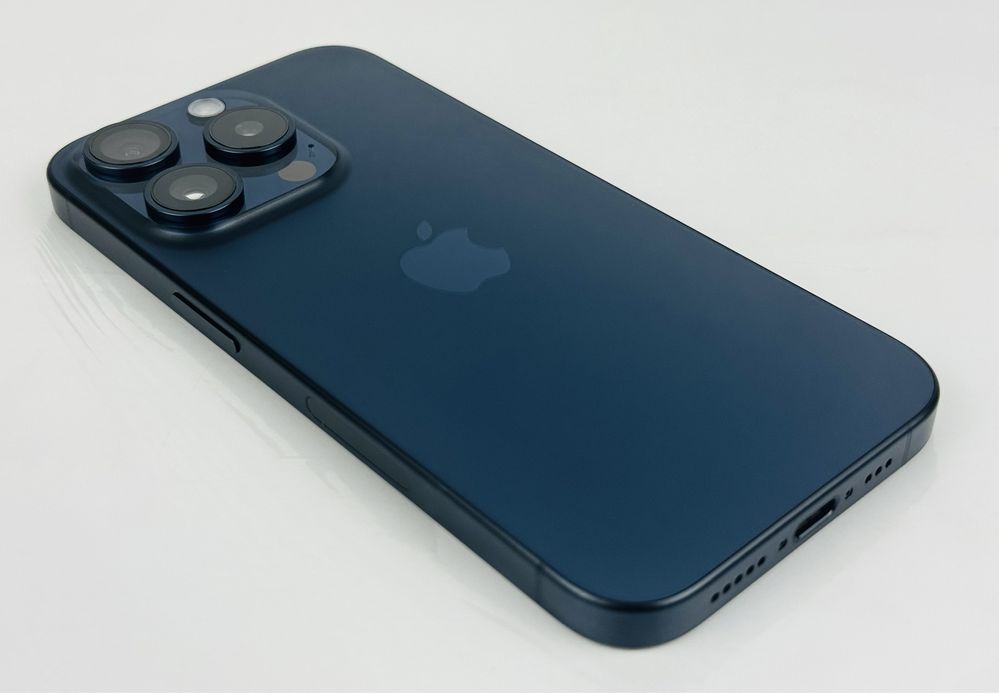 НОВ! Apple iPhone 15 Pro 256GB Blue Titanium USA Гаранция!