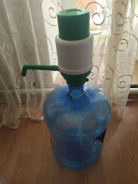 Помпа, бидон эмалированный с кружкой