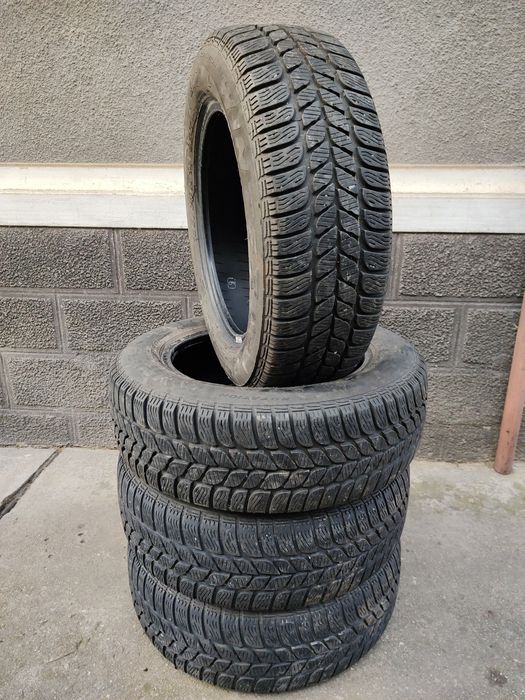 Vând Set Cauciucuri 185/60/14 M+S Pirelli Import recent Germania
