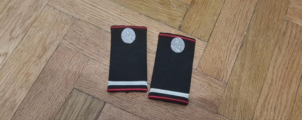 Vând grade sublocotent