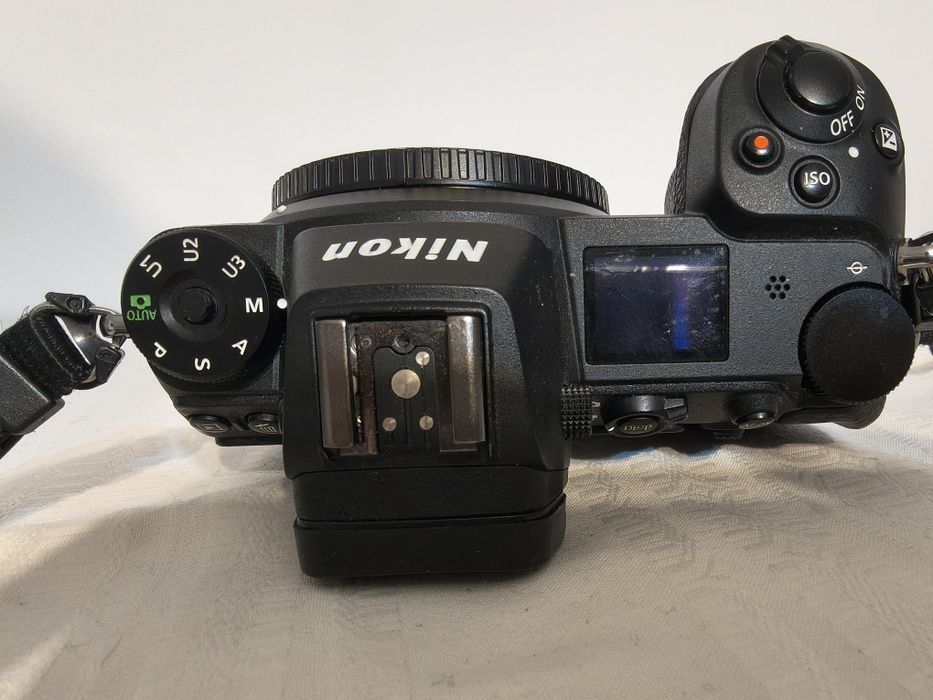 Vând Aparat Mirrorless NIKON Z6, 24.5 MP, Wi-Fi + Obiectiv 24-70mm f4