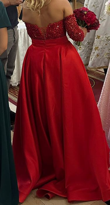 Tinuta de ocazie (nașă)