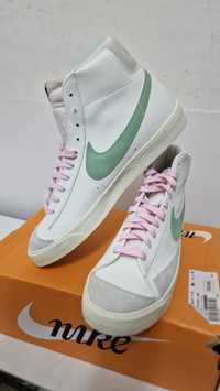 Vând Nike blazer mid 77 prm